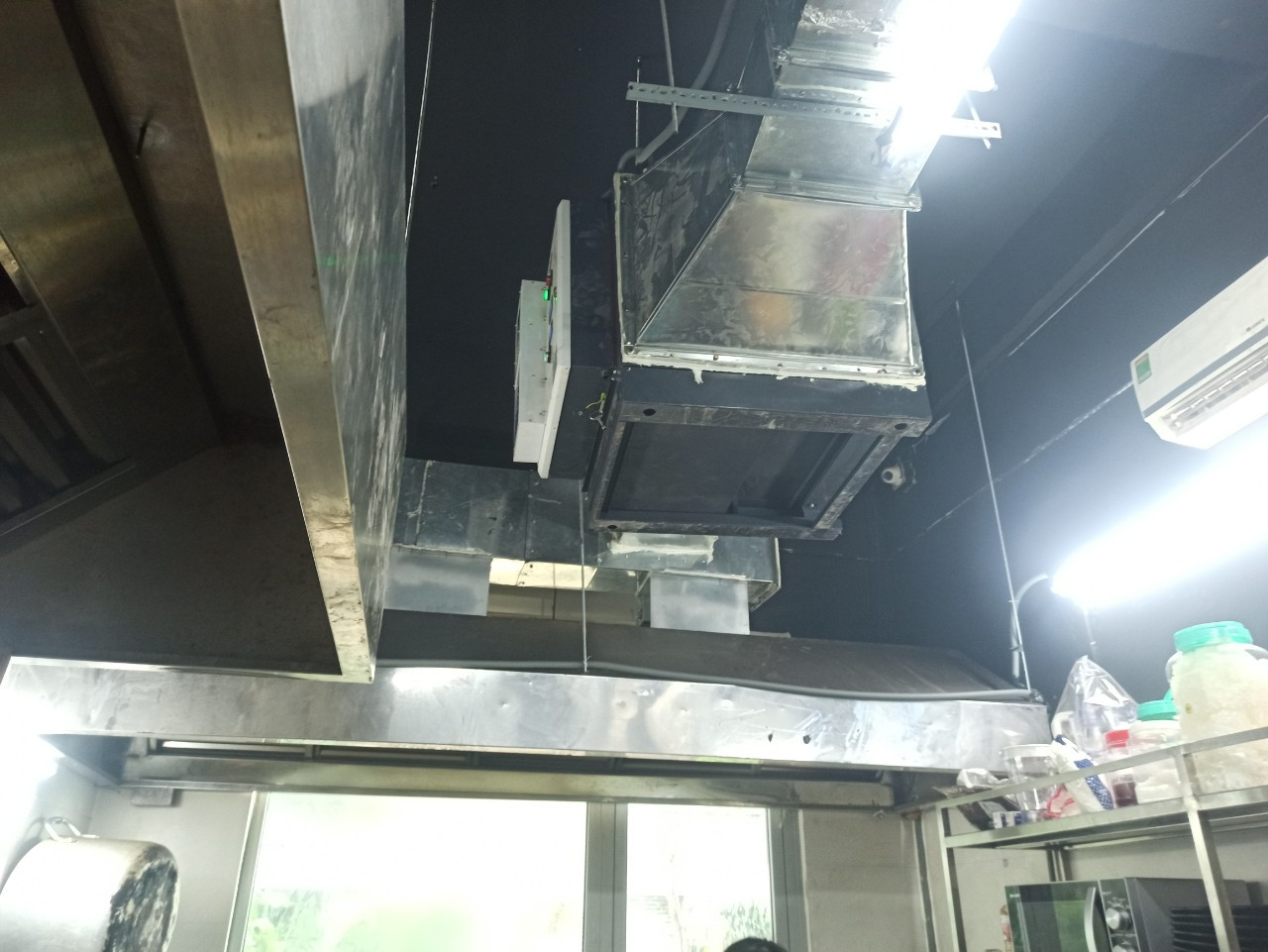 Lọc Tĩnh Điện Khói Bếp Công Nghiệp Cho Nhà Hàng Và Khách Sạn