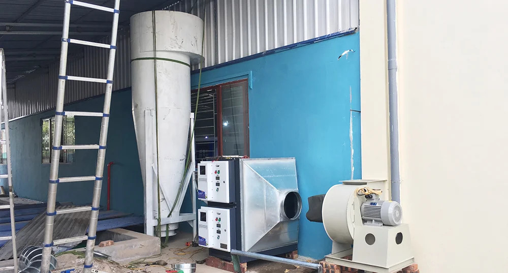 So sánh máy lọc khói tĩnh điện với hệ thống lọc mỡ truyền thống