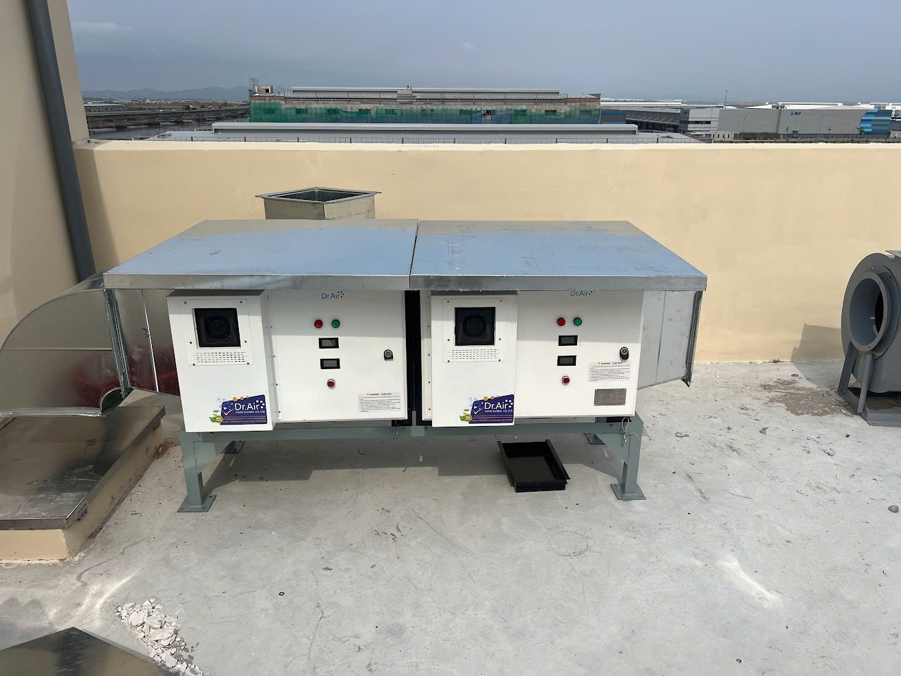 Hình ảnh thực tế máy lọc tĩnh điện hút khói quán nướng