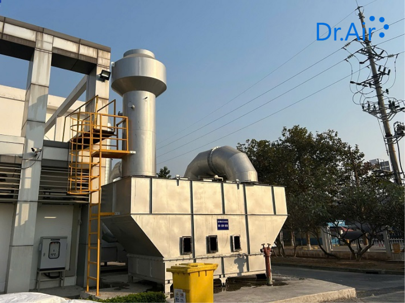 Ứng dụng bộ lọc carbon để xử lý khí thải tại xưởng sản xuất