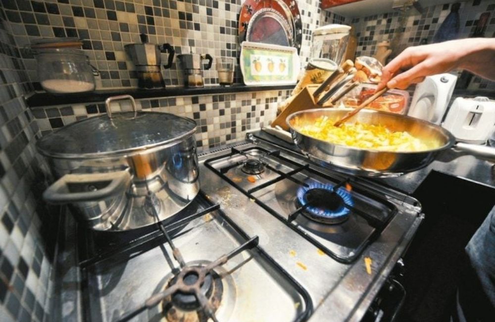 Tác hại của khói bụi nhà bếp từ việc đốt cháy nhiên liệu khi nấu nướng
